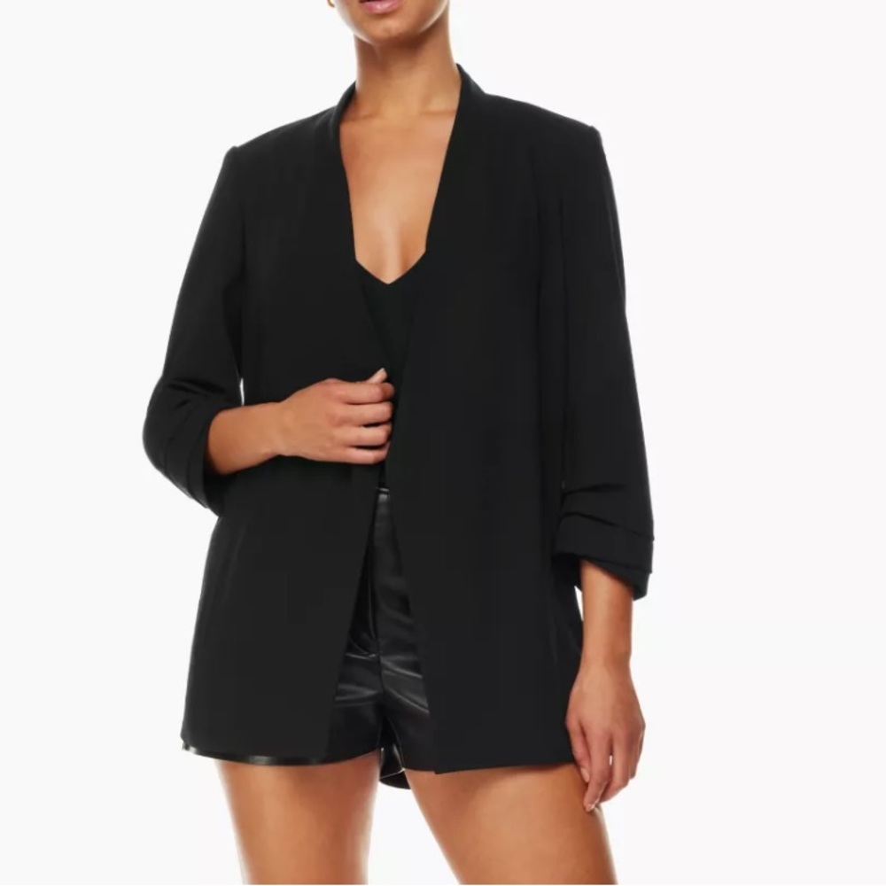Power Hip Blazer (aritzia)